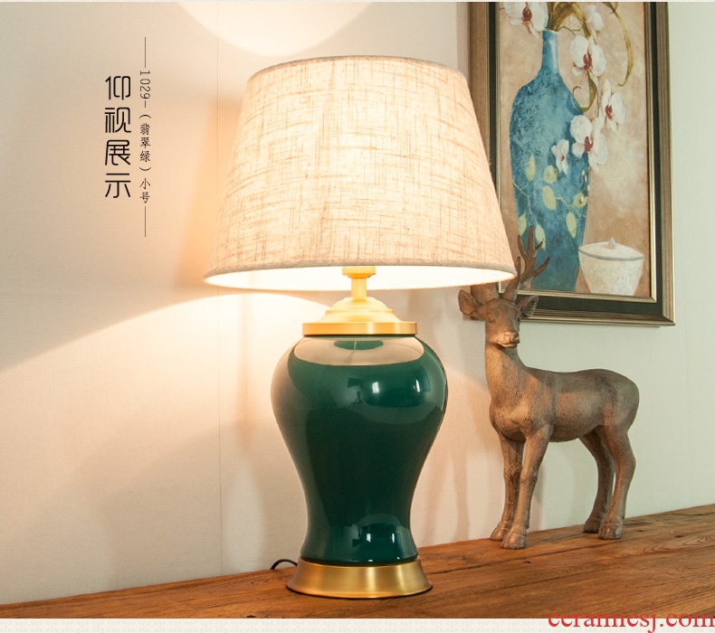 American ceramic desk lamp light sitting room sofa tea table lamp of bedroom the head of a bed of new Chinese style restoring ancient ways emerald decorative copper lamp