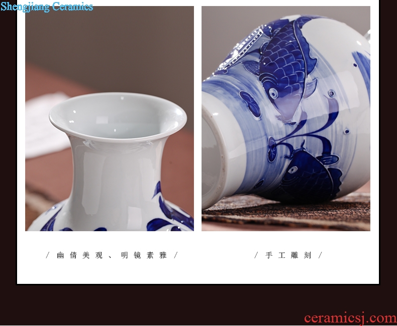 Fang city palace of jingdezhen ceramic antique relief of blue and white porcelain vases, household decoration is a sitting room adornment handicraft