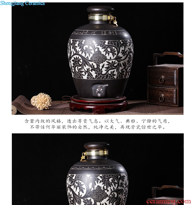 Jingdezhen ceramic it 30 jins 50 jins of blue and white porcelain jars 10 jins 20 jins bubble wine liquor jar with leader