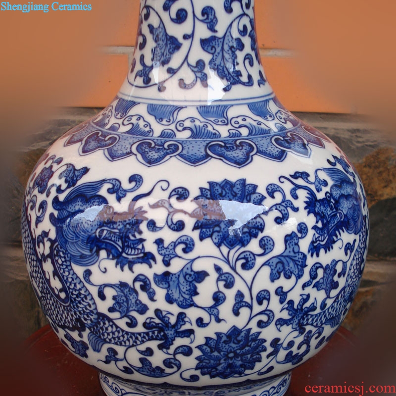 Jingdezhen jingdezhen imitation kangxi porcelain design hand-painted bound lotus flower dragon 35 cm high porcelain vase