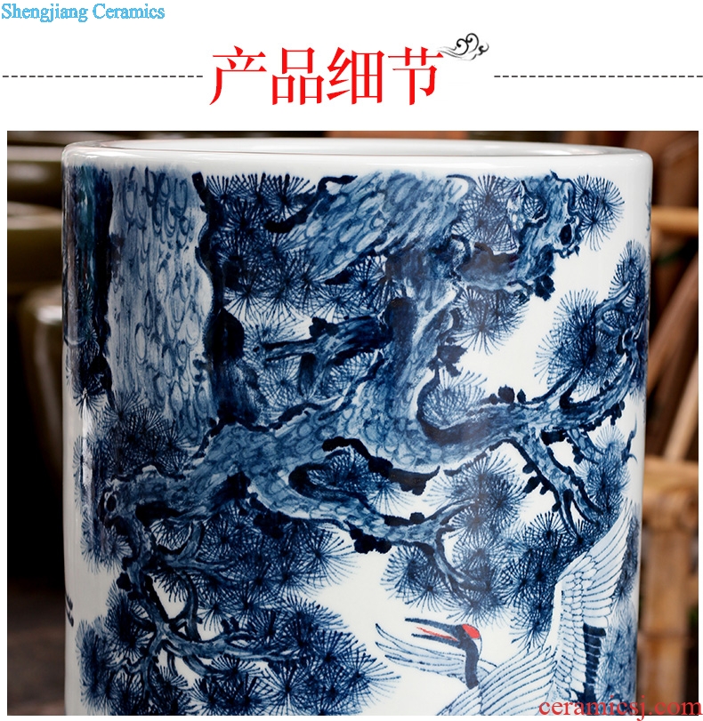 Blue and white porcelain of jingdezhen ceramic hand-painted pine crane live ground quiver sitting room of Chinese style household furnishing articles and calligraphy cylinder