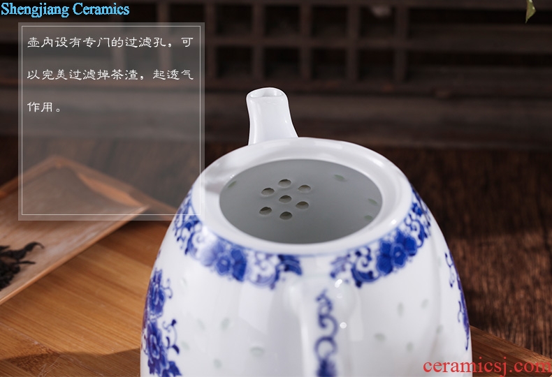 Jingdezhen city palace lane to heat the large capacity of blue and white porcelain ceramic tea pot of tea in hand cold, kettle package mail