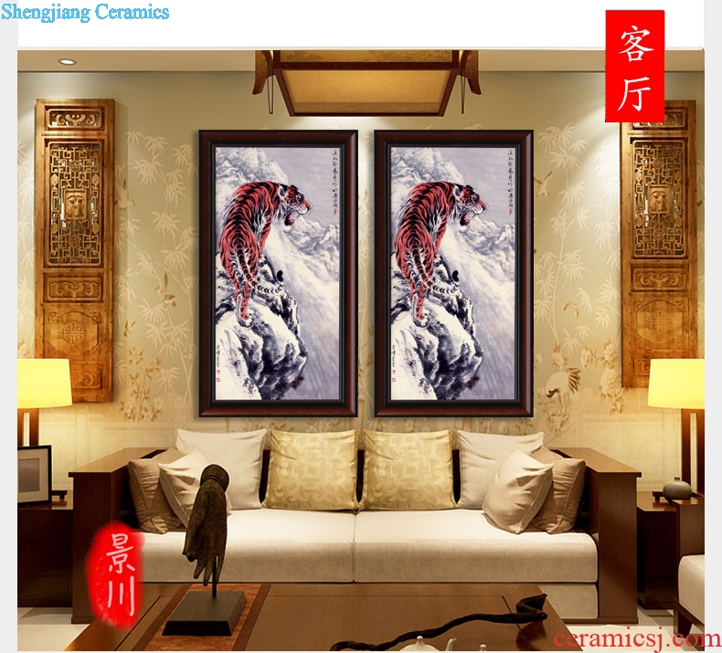 Home sitting room sofa background wall adornment jingdezhen roars sky hangs a picture ceramic painting porcelain plate painting office