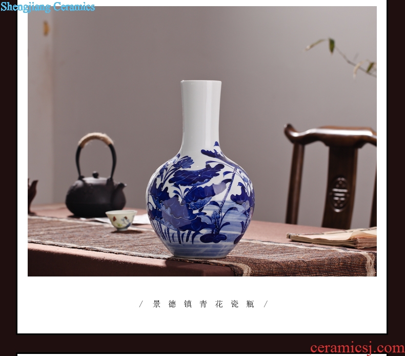 Fang city palace of jingdezhen ceramic antique relief of blue and white porcelain vases, household decoration is a sitting room adornment handicraft