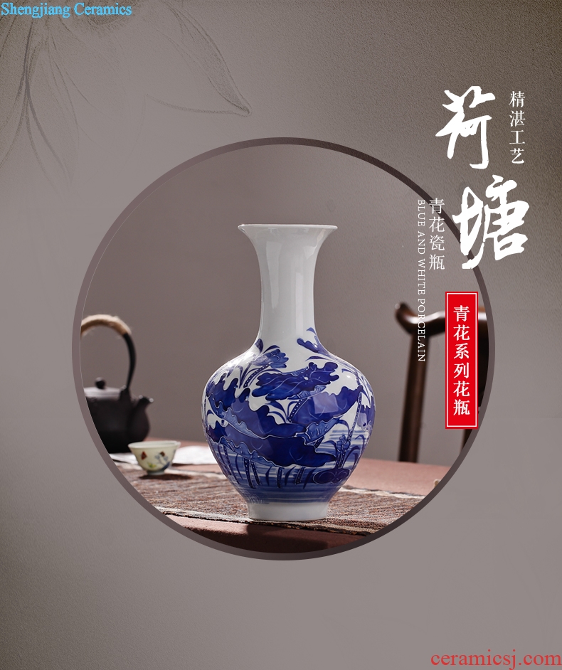 Fang city palace of jingdezhen ceramic antique relief of blue and white porcelain vases, household decoration is a sitting room adornment handicraft