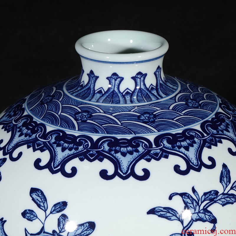 Jingdezhen ceramics imitation qianlong hand-painted new Chinese blue and white porcelain vases, flower arrangement sitting room place celebration gift