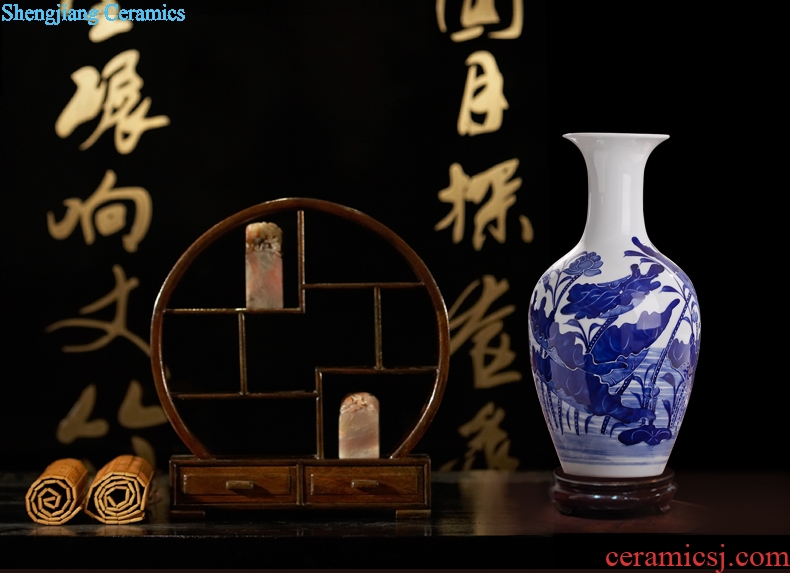 Fang city palace of jingdezhen ceramic antique relief of blue and white porcelain vases, household decoration is a sitting room adornment handicraft