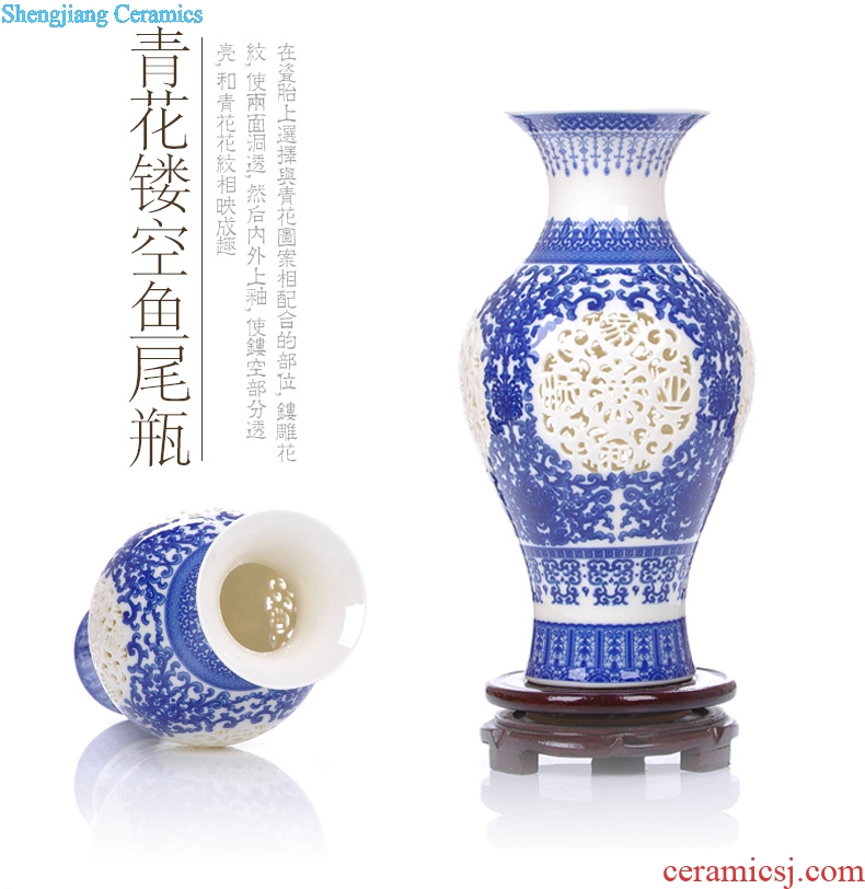 Jingdezhen ceramics ivory and exquisite hollow out of blue and white porcelain vase classical modern household act the role ofing is tasted furnishing articles in the living room