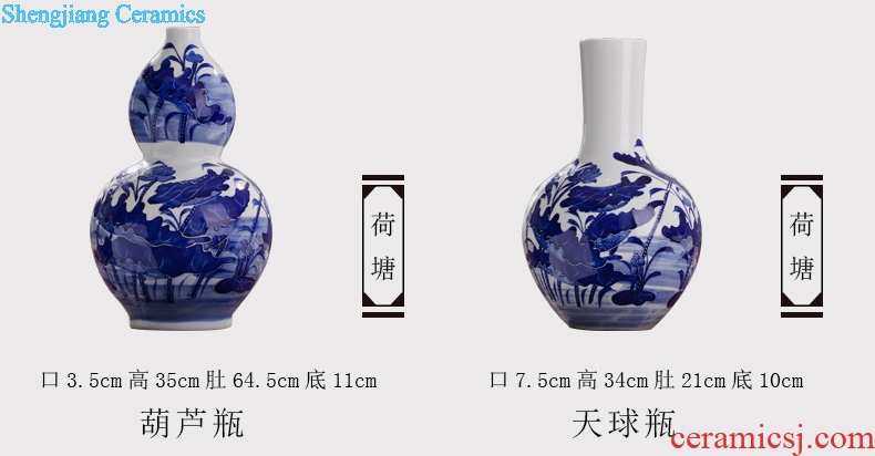 Fang city palace of jingdezhen ceramic antique relief of blue and white porcelain vases, household decoration is a sitting room adornment handicraft