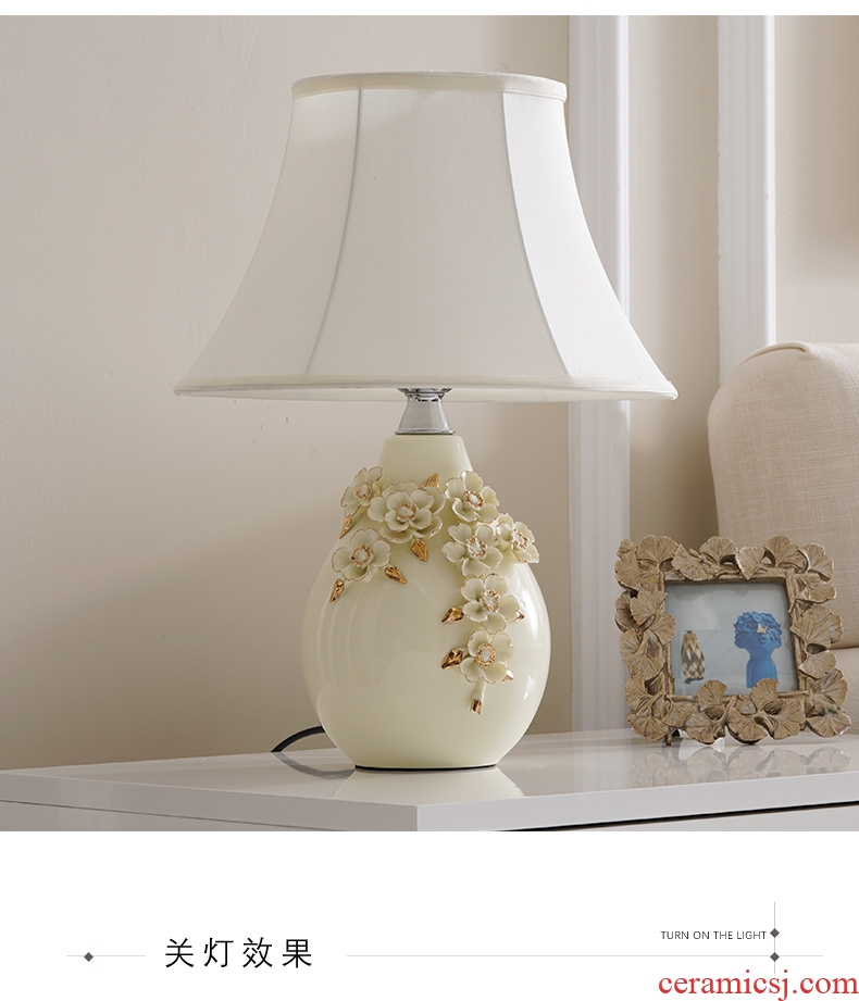 Desk lamp of bedroom the head of a bed lamp sweet girl European rural contracted sitting room home marry American room ceramic lamp