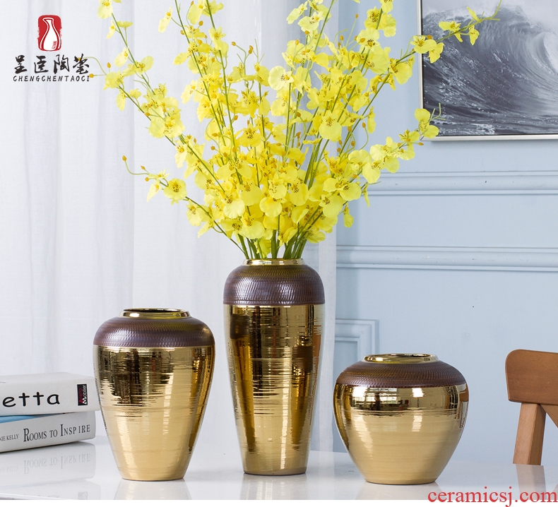 Jingdezhen European golden vase flower arrangement sitting room home decoration ceramic bottle of table wine porch place home
