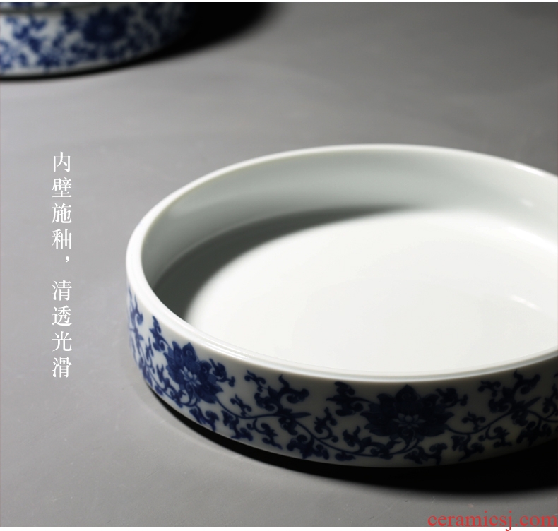 YanXiang fang dehua blue and white porcelain tea cake box but laminated pu 'er tea cake pottery jar with cover