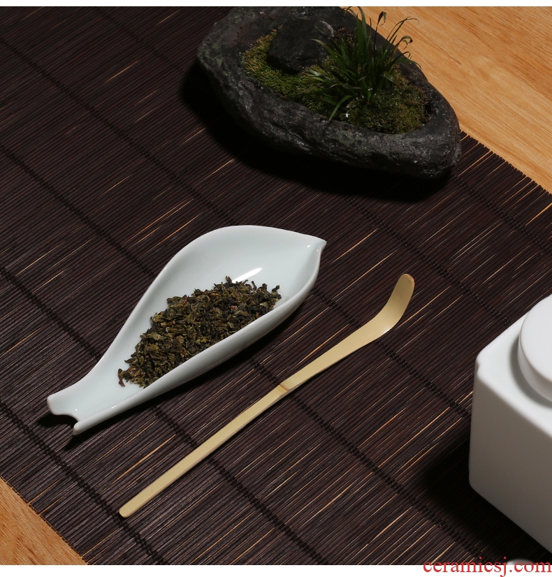 YanXiang fang fat the white color of tea ChaBo ceramic take tea, tea accessories