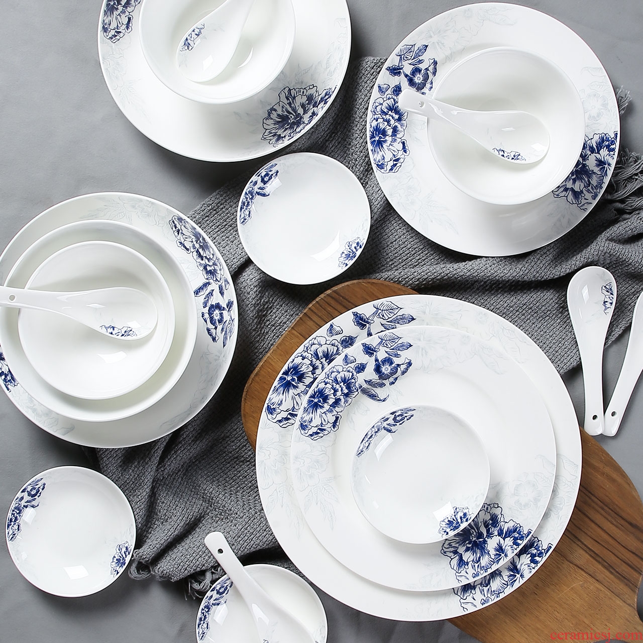 Inky blue and white porcelain tableware suit Chinese dishes combination of jingdezhen ceramic dishes suit, jade 3.0