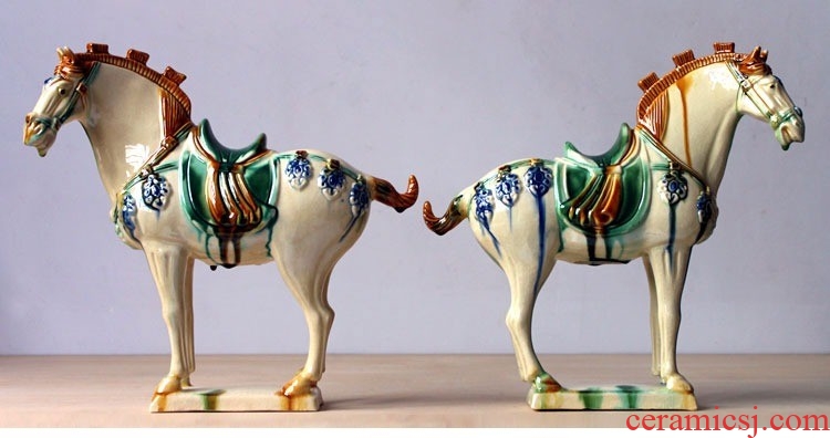 Dust heart ceramic Ma Luoyang tang sancai horse furnishing articles sanhua business gifts household geomantic turn BMW town house