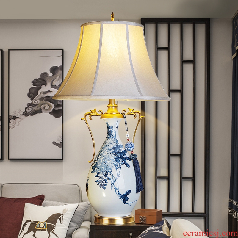 Emperor with jingdezhen hand-painted ceramic desk lamp sitting room luxury decoration lamp atmosphere full of new Chinese style copper lamp