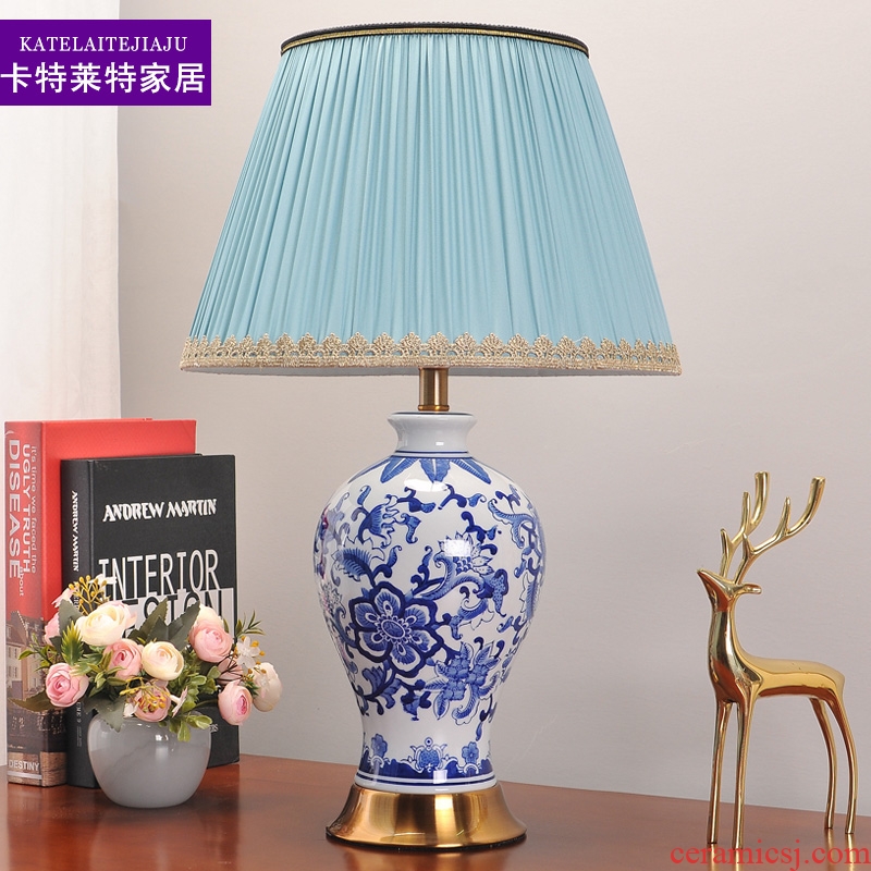 Bedroom nightstand lamp lights of blue and white porcelain ceramic retro ins American study of contracted sitting room warm light decoration