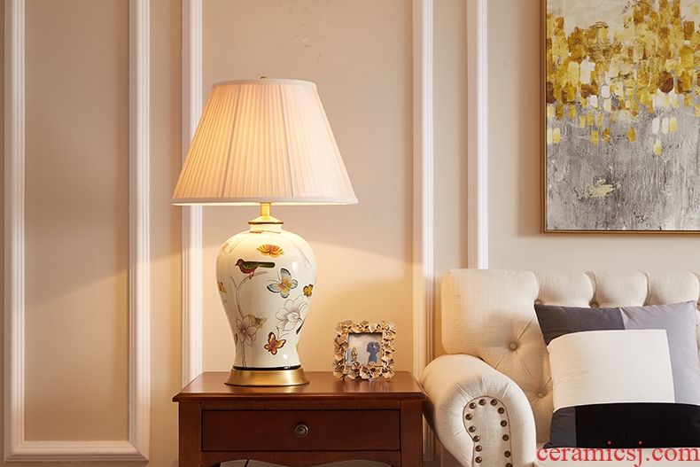 Sitting room corner several sofa American pastoral bedroom european-style atmosphere full of new Chinese style restoring ancient ways of copper ceramic bedside lamp