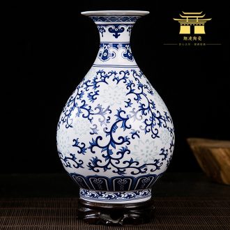 Blue and white and exquisite flower arranging bone porcelain of jingdezhen ceramics thin foetus floret bottle of modern Chinese style sitting room adornment is placed