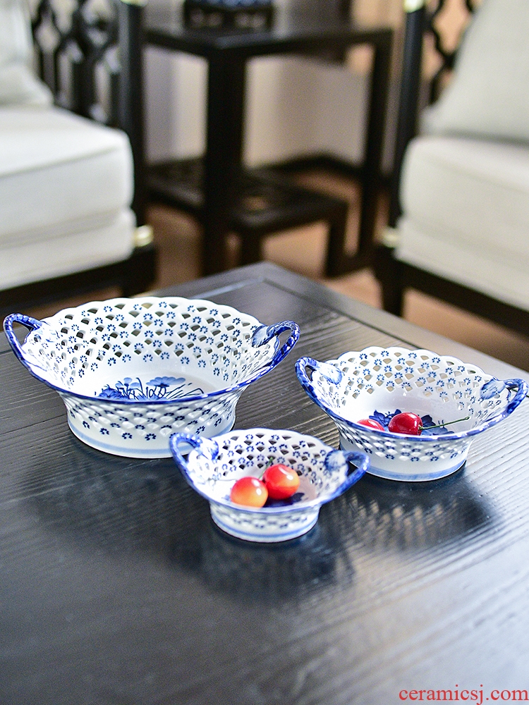 Murphy's modern new Chinese fruit bowl hollow out of blue and white porcelain ceramic creative living room home snacks dried fruit candy dishes