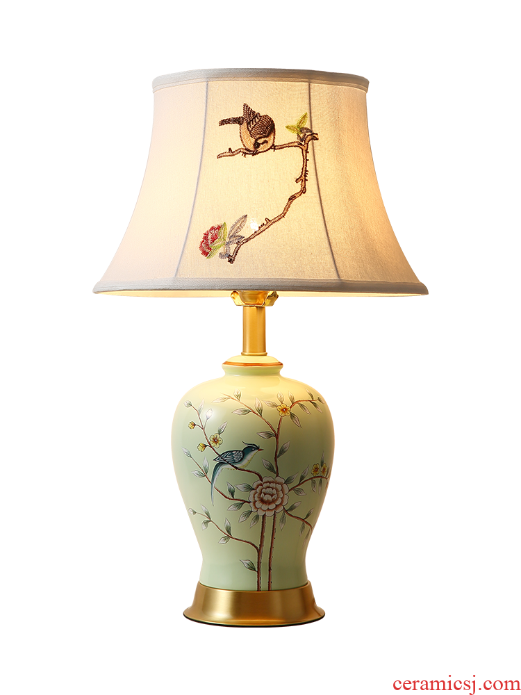 Hilton full copper American ceramic desk lamp lamp of bedroom the head of a bed of Chinese style household adornment lamps and lanterns of contemporary and contracted sitting room