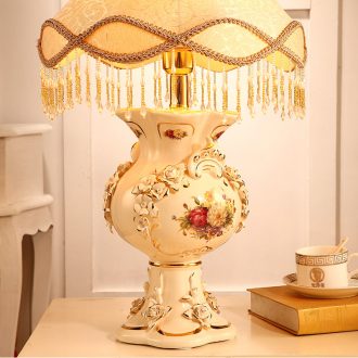 Vatican Sally, european-style luxury bedroom berth lamp creative sweet retro ceramic married married the lamp lighting