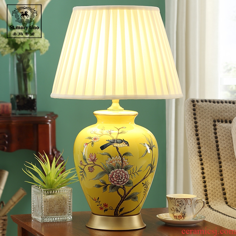 Postmodern light luxury Jane beauty fashion hand-painted ceramic desk lamp live web celebrity like the warmth that warm yellow light