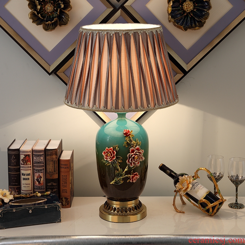 Cartel European American luxury full copper lamp colored enamel ceramic desk lamp of bedroom the head of a bed sitting room adornment villa