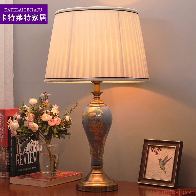 American ceramic desk lamp sitting room bedroom berth lamp of creative study and contracted warm and romantic wedding decoration