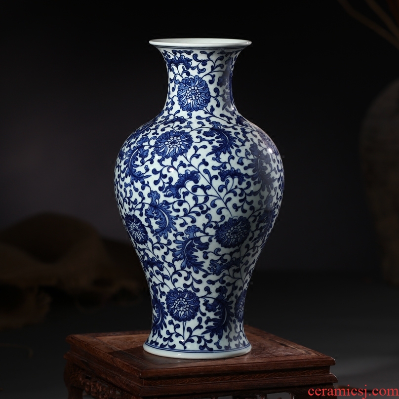 Jingdezhen ceramic blue and white porcelain vase furnishing articles antique hand-painted bound branch lotus mesa of Chinese style living room decoration decoration