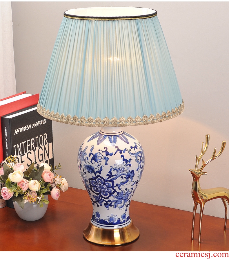 Bedroom nightstand lamp lights of blue and white porcelain ceramic retro ins American study of contracted sitting room warm light decoration