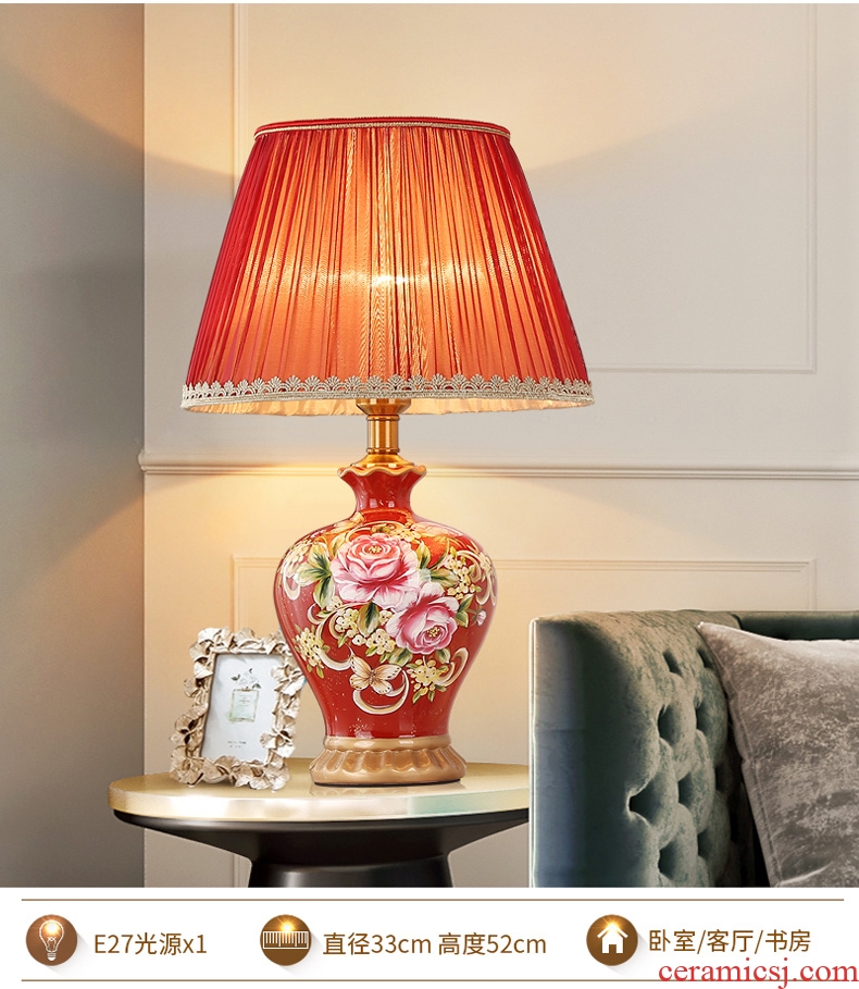 The bedroom nightstand lamp with Chinese style is contemporary ceramic creative taste sweet and romantic wedding room lamp dowry marriage