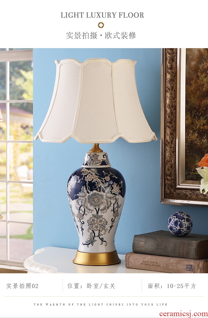 New Chinese style ceramic desk lamp bedside lamp sitting room bedroom restoring ancient ways of jingdezhen blue and white porcelain is zen American decoration full copper