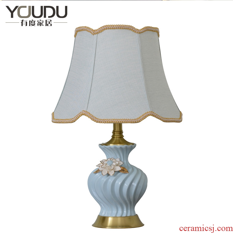 American light luxury ceramic desk lamp Angle of Europe type restoring ancient ways is the new Chinese style villa living room sofa a few full copper lamp of bedroom the head of a bed