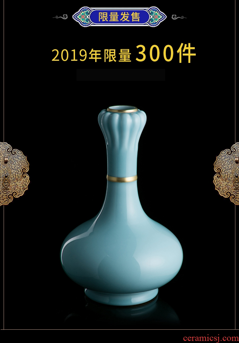 Jingdezhen ceramic vase is placed the new Chinese style is contemporary and contracted archaize sitting room rich ancient frame garlic bottle porcelain vases