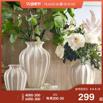Harbor House sitting room flower arranging restoring ancient ways American ceramic vases, dry flower is placed Enakei home decoration