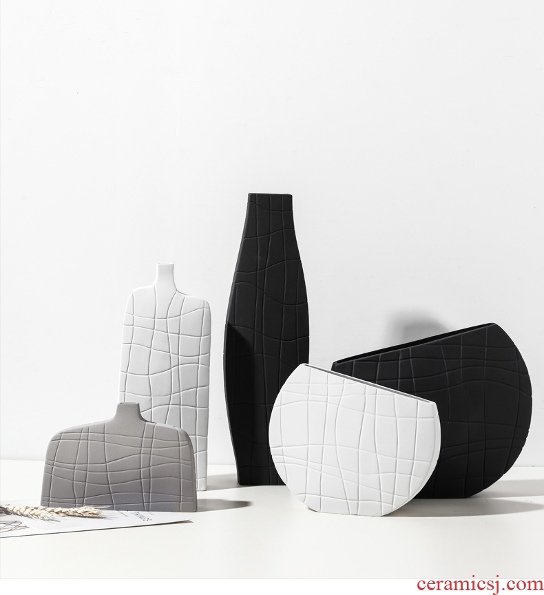 Scandinavian minimalist art between black and white ceramic vase creative geometry stripe example desktop household ornaments