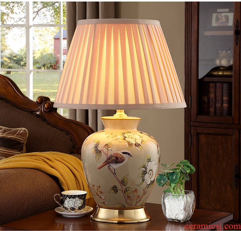 American contracted ceramic desk lamp sitting room after classical european-style luxury villa hotel atmosphere all copper lamp of bedroom the head of a bed