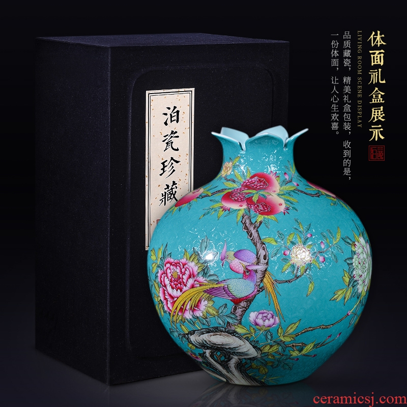 Jingdezhen ceramics imitation qing qianlong pick flowers pomegranate flower vase Chinese office sitting room porch handicraft furnishing articles