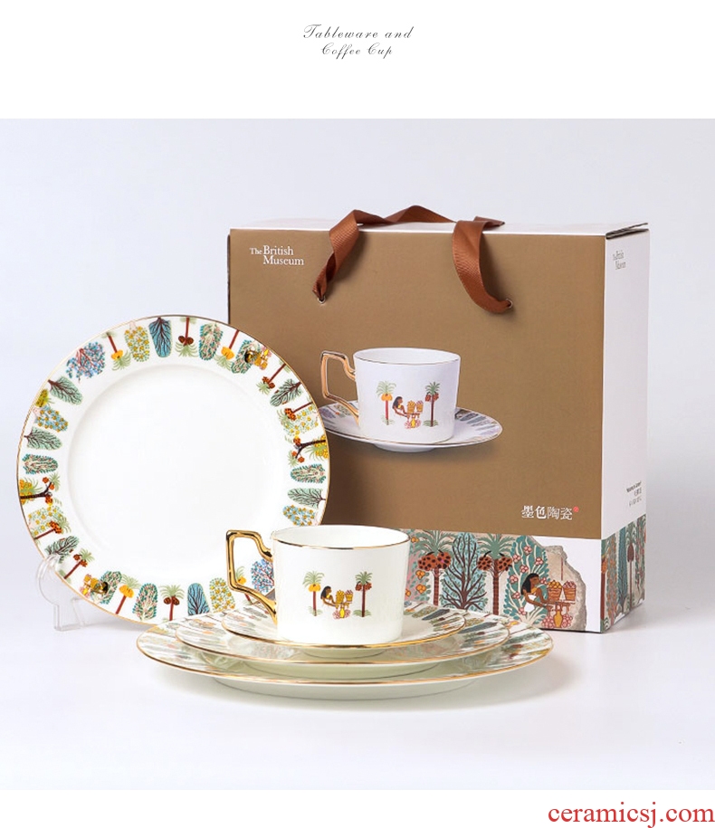 [directly] at the British museum cooperation european-style ceramics a person eat western-style food tableware sets phnom penh steak dishes