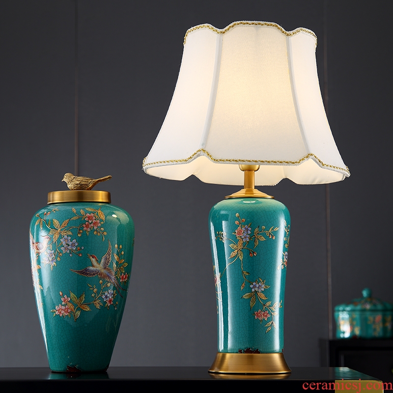 Lamp is acted the role of form a complete set of furnishing articles American ceramic vases, cut flowers and birds of blue and white porcelain art restores ancient ways hand-painted desktop decoration