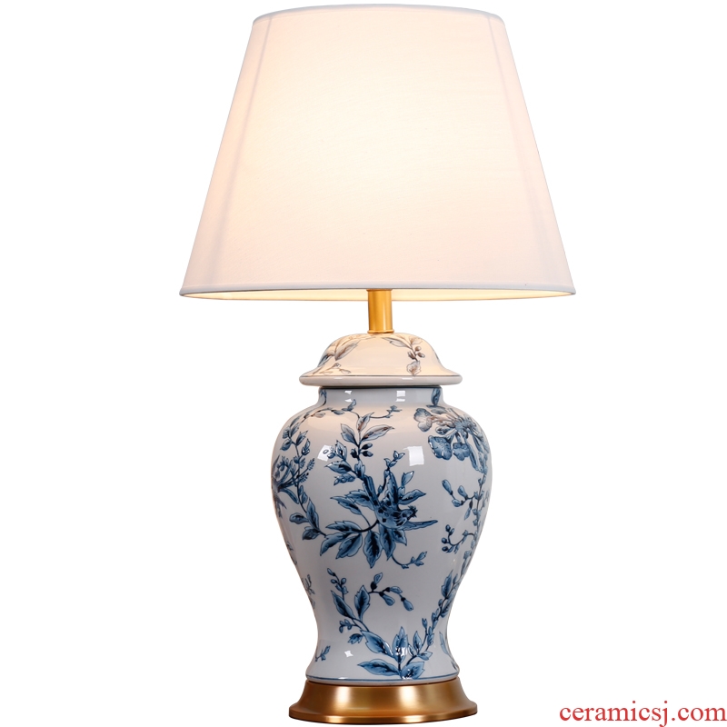 New Chinese style of blue and white porcelain ceramic desk lamp sitting room bedroom berth lamp Chinese zen hand-painted decorative warm wind full copper