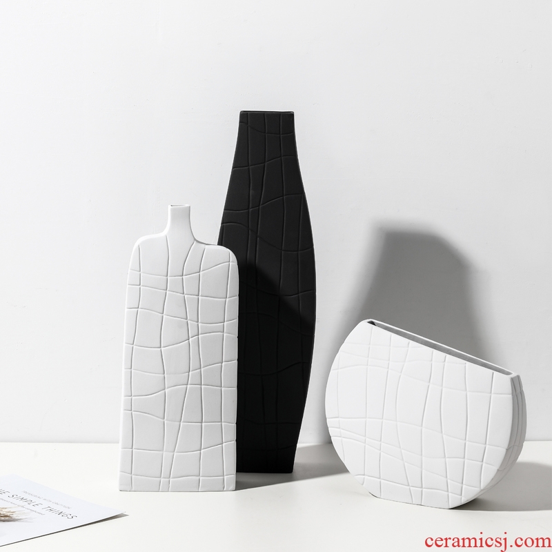 Scandinavian minimalist art between black and white ceramic vase creative geometry stripe example desktop household ornaments