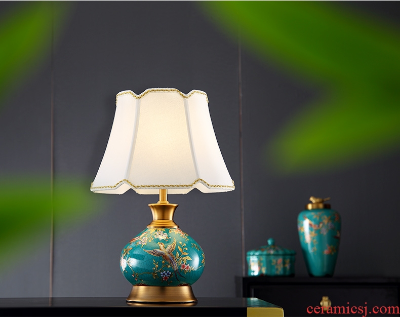 Lamp is acted the role of form a complete set of furnishing articles American ceramic vases, cut flowers and birds of blue and white porcelain art restores ancient ways hand-painted desktop decoration