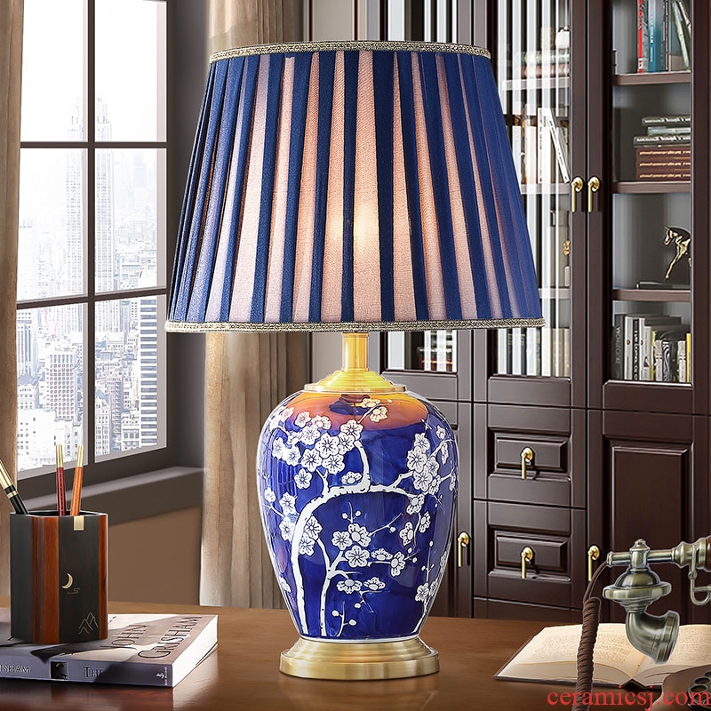 Jingdezhen blue and white porcelain ceramic desk lamp light blue of bedroom the head of a bed new classical Chinese style living room American club hotel