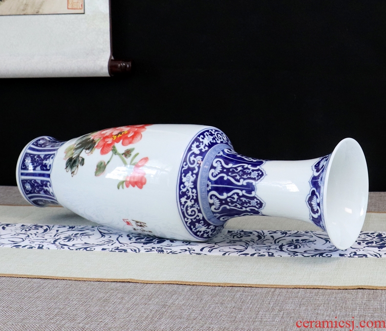 Be born blue and white porcelain vases, jingdezhen ceramics furnishing articles sitting room dry flower arranging flowers hand-painted decorative handicrafts