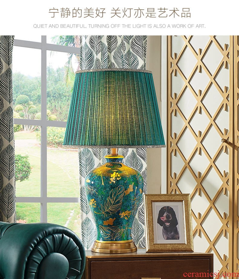 American ceramic desk lamp lights sitting room sofa tea table of bedroom the head of a bed emerald green large luxury villa retro atmosphere