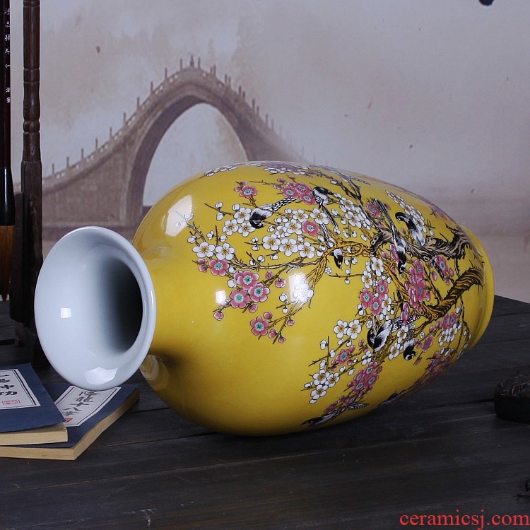 Beaming powder enamel vase in the jingdezhen ceramics, hand-painted home decoration furnishing articles sitting room mesa vase