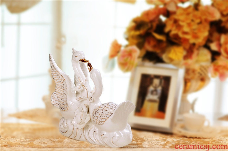 Mr. Ceramics white swan animal furnishing articles of handicraft wedding gift european-style home sitting room adornment is placed