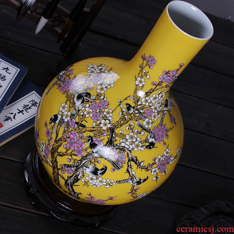 Beaming powder enamel vase in the jingdezhen ceramics, hand-painted home decoration furnishing articles sitting room mesa vase